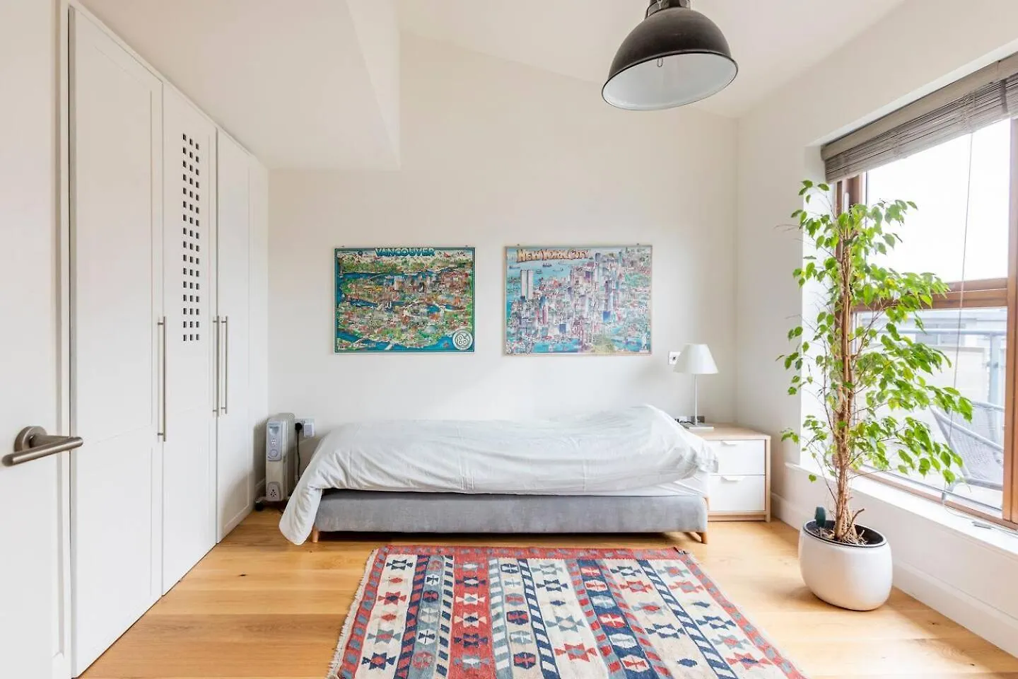 Spacious Bright Room W/Private Br, View & Terrace. Londra
